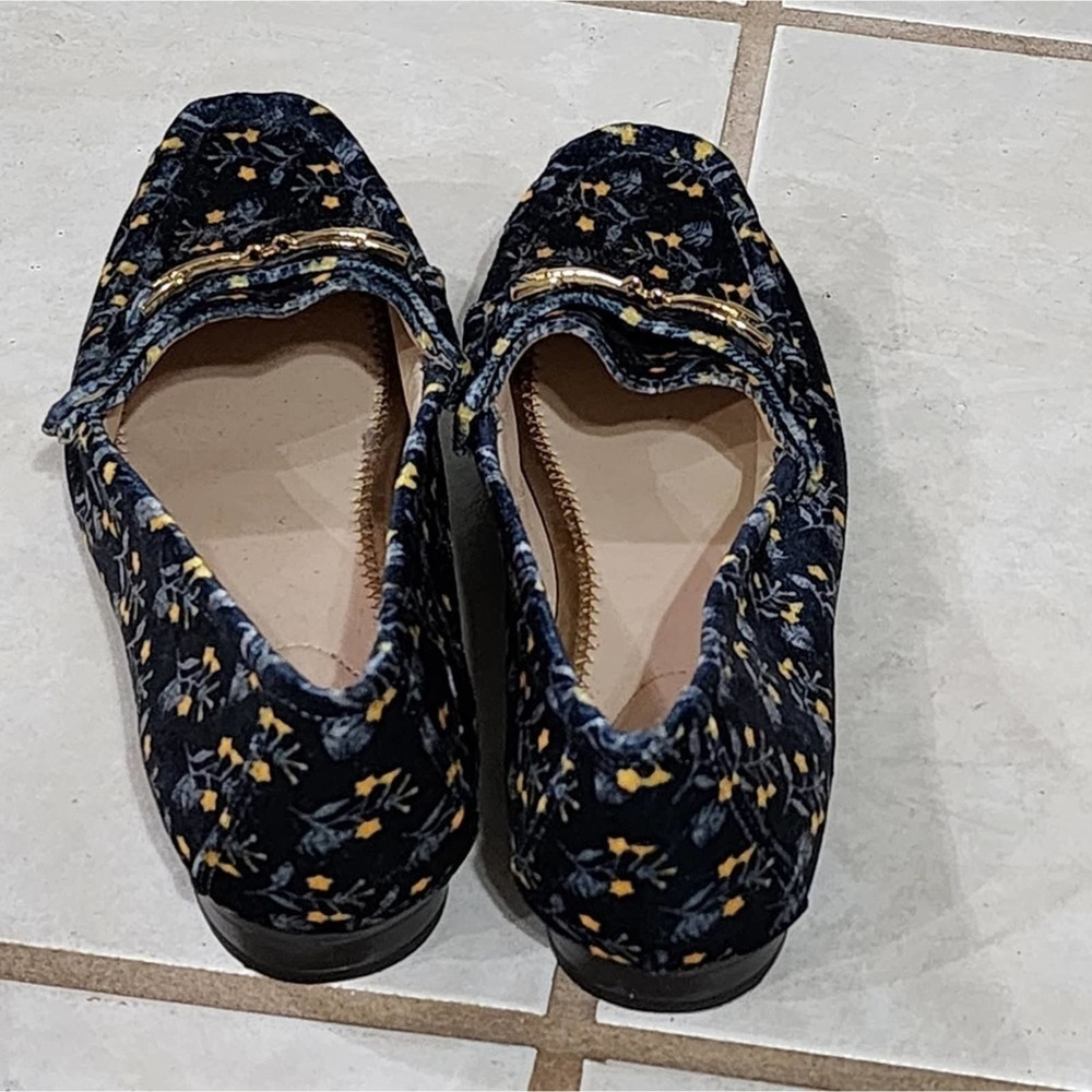 CAbi Womens Carnaby Velvet‎ Floral Gold Buckle Loafer Size 6M - Picture 4 of 8